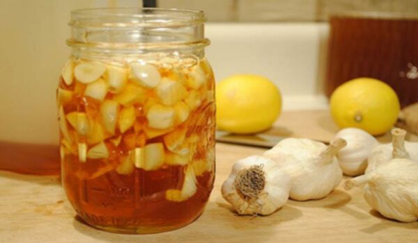 The Most Powerful Lemon and Garlic Mixture To Clean Your Arteries